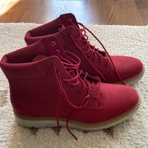 NWOT Timberland Lace up boots - size 7.5